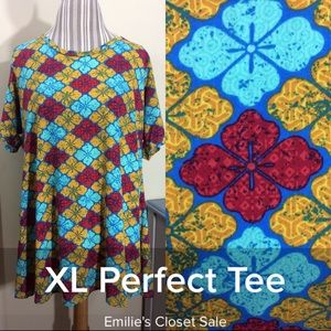 FINAL PRICE DROP - EUC LuLaRoe Perfect Tee